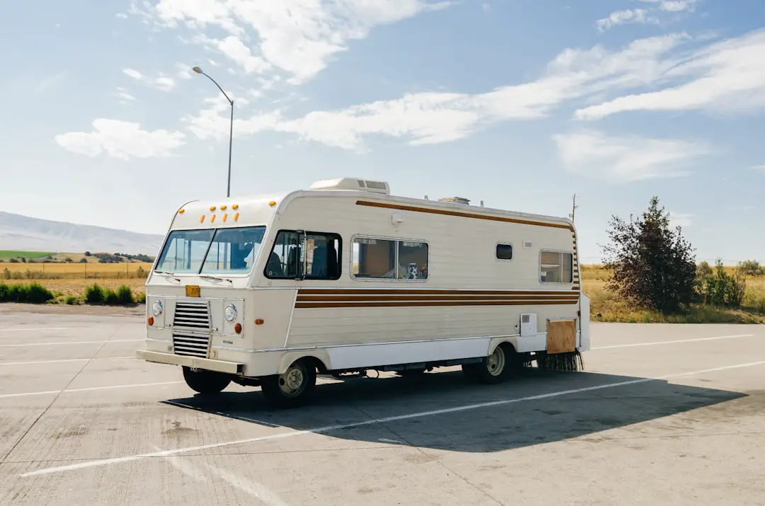 Photo Travel trailer on highway