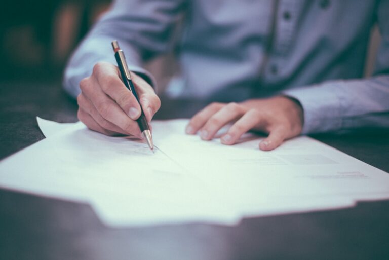 Photo Real estate contract