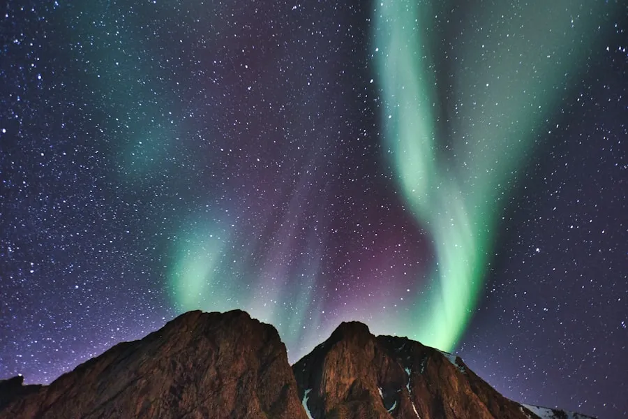 Alaska lodging surrounded by mountains and seasonal scenery