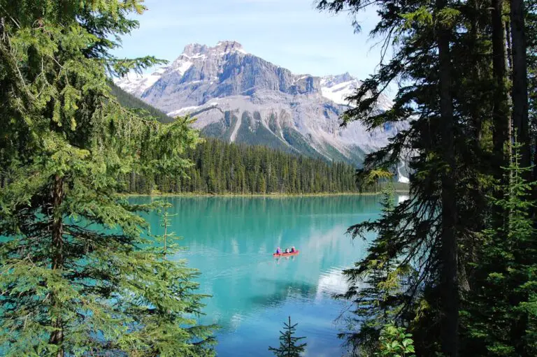 Photo best time to travel to vancouver canada