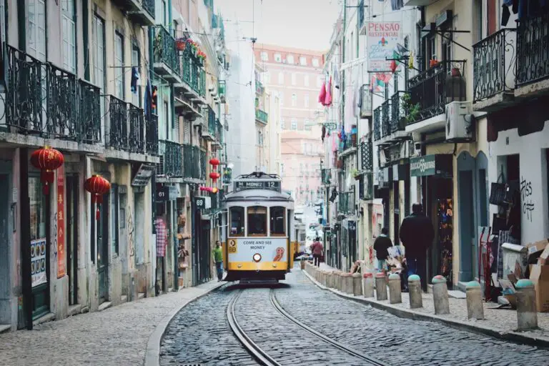 Photo best time to travel to spain portugal