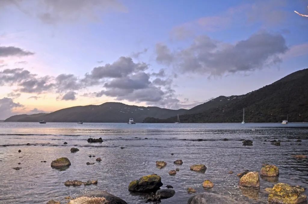 Best Time to Travel to Maui: A Seasonal Guide Photo St Thomas US
