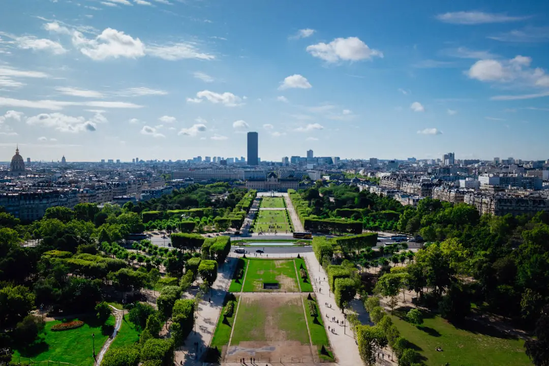 Photo Springtime Eiffel Tower