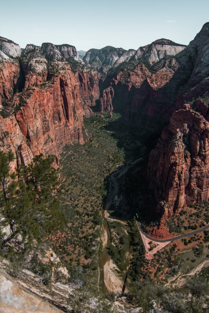 Photo "how many people have died hiking angels landing"