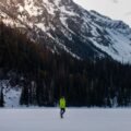 Photo "how to layer clothes for winter hiking"