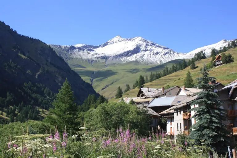 Photo "where to stay in the Pyrenees for hiking"
