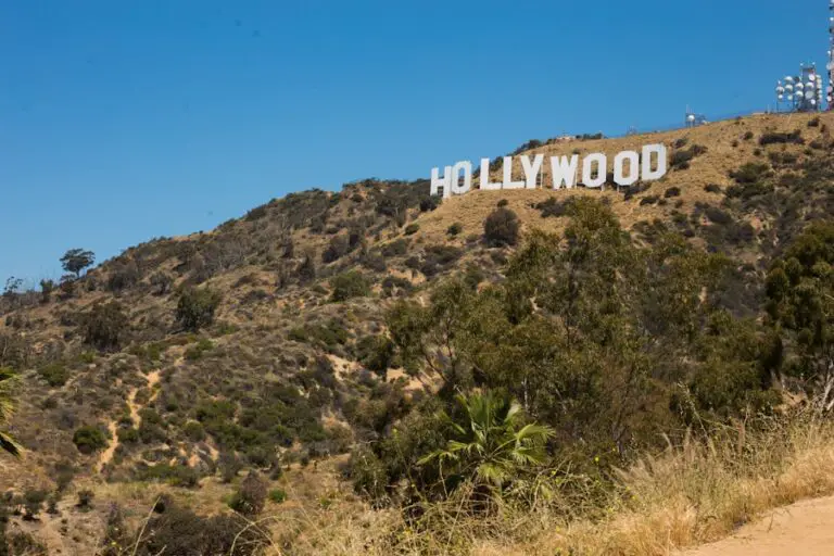 Photo "how to get to the hollywood sign without hiking"