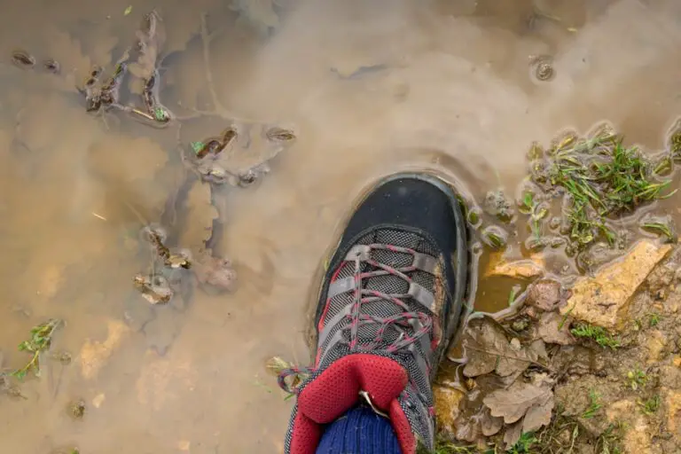 Photo "Do I need waterproof hiking shoes?"