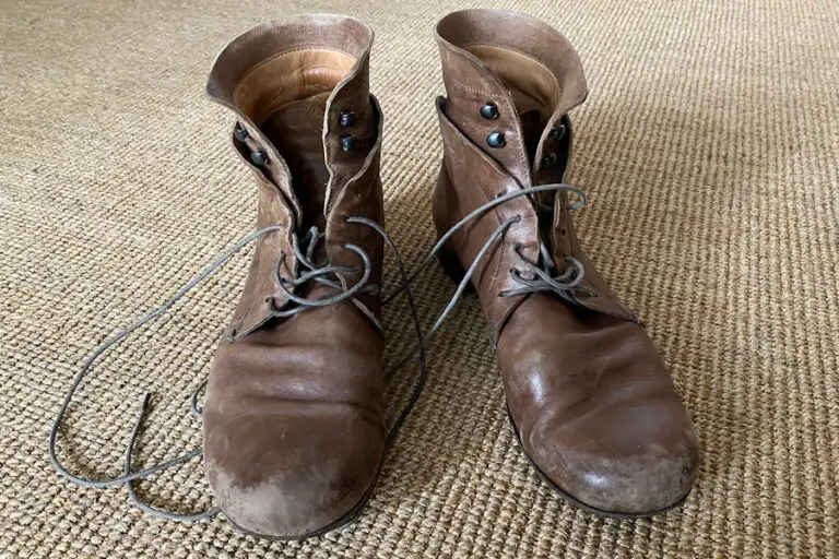 Photo "should hiking boots be a size bigger"