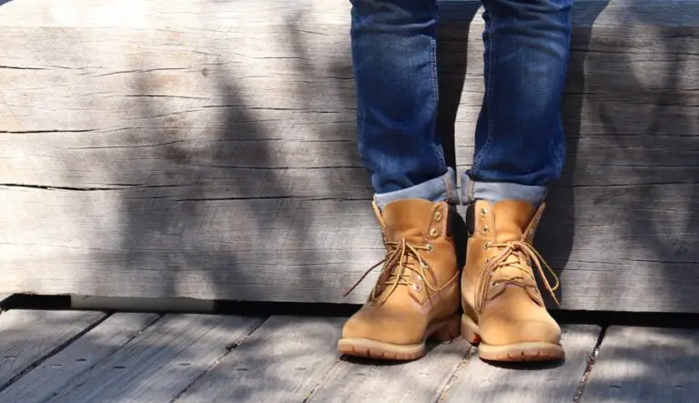 Photo "how to wear hiking boots with jeans"