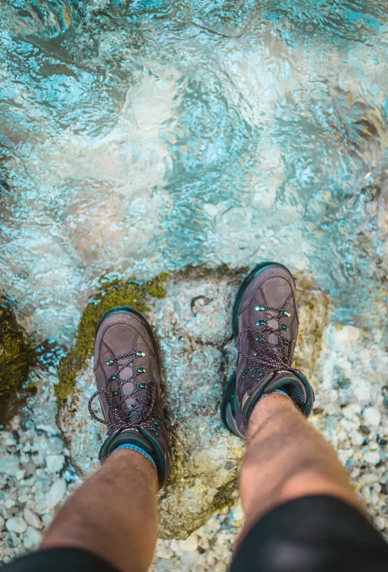 Photo "Are hiking shoes good for walking on concrete?"
