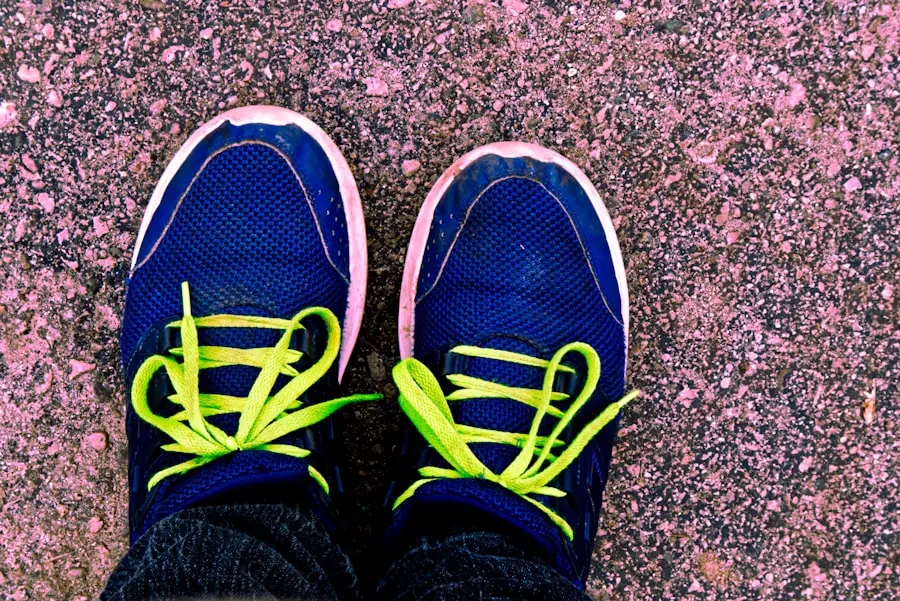 Photo Whats better for walking hiking sneakers or running shoes?