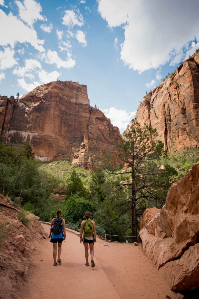 Photo What are the best hiking trails in Zion National Park?