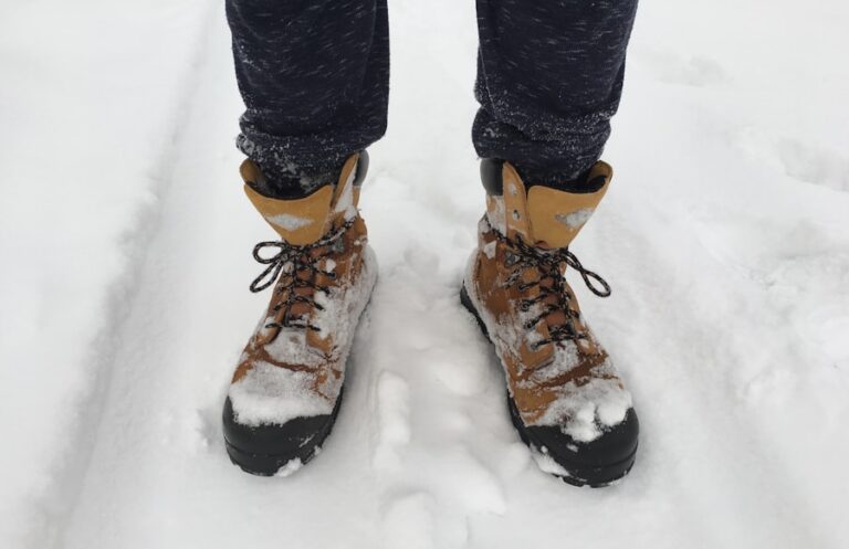Photo "Are hiking boots good for snow?"