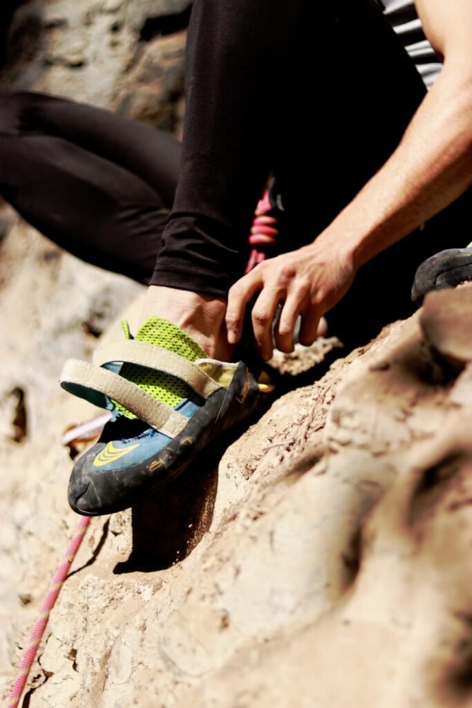 Preventing Blisters on Hikes: Tips for Happy Feet Photo "how to avoid blisters when hiking"