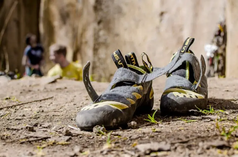 Photo "how to tie your hiking boots"