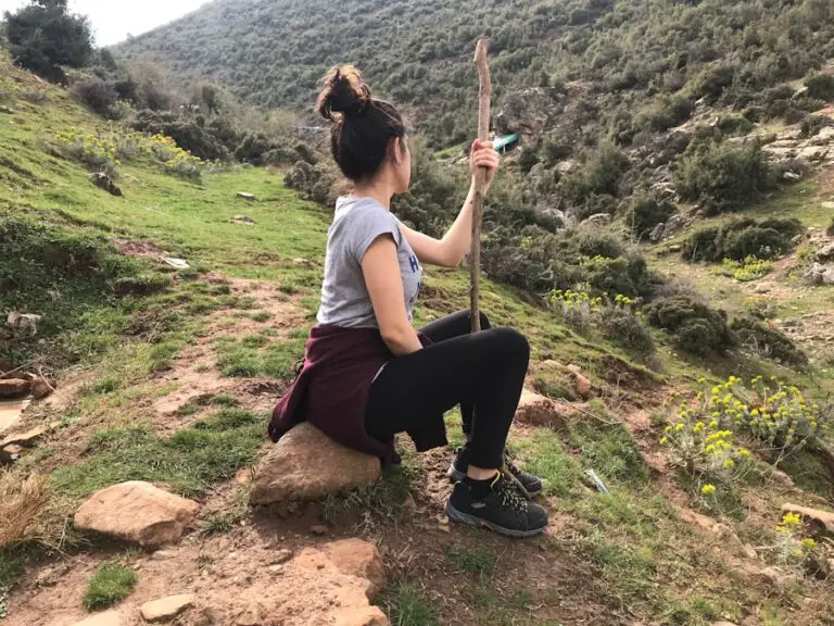 Photo "how tall should a hiking stick be"