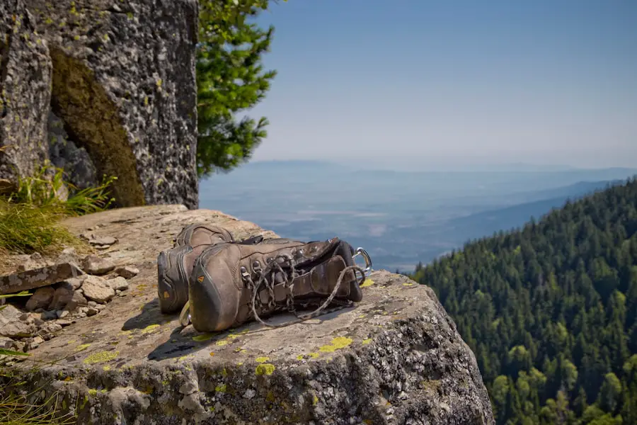 Photo "how should a hiking boot fit"