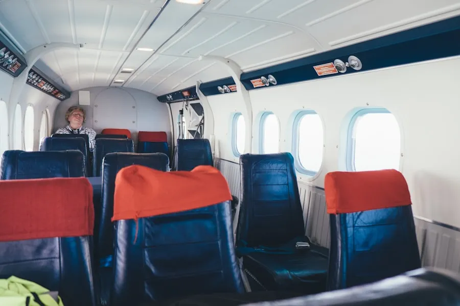 Diagram comparing Southwest Airlines economy cabin layout and seat widths with other airlines