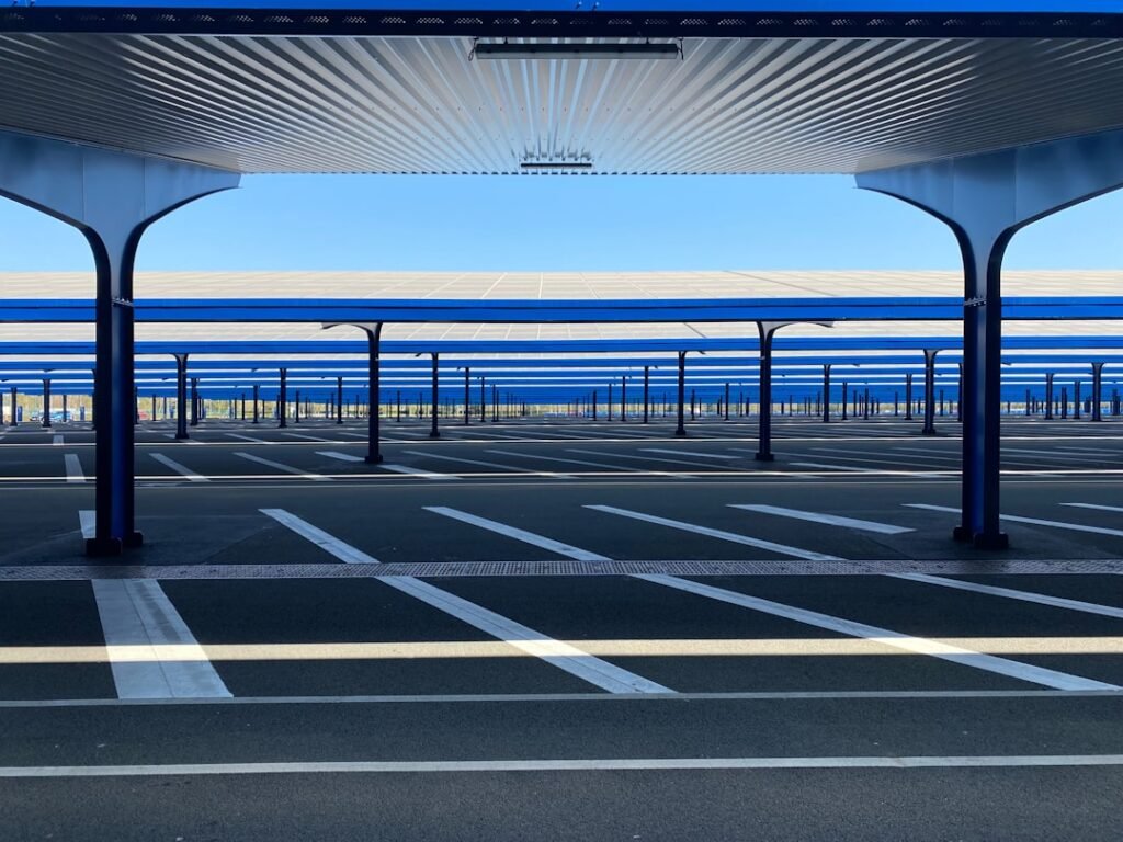 Photo Empty airport gates
