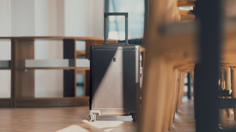 Photo Carry on suitcase
