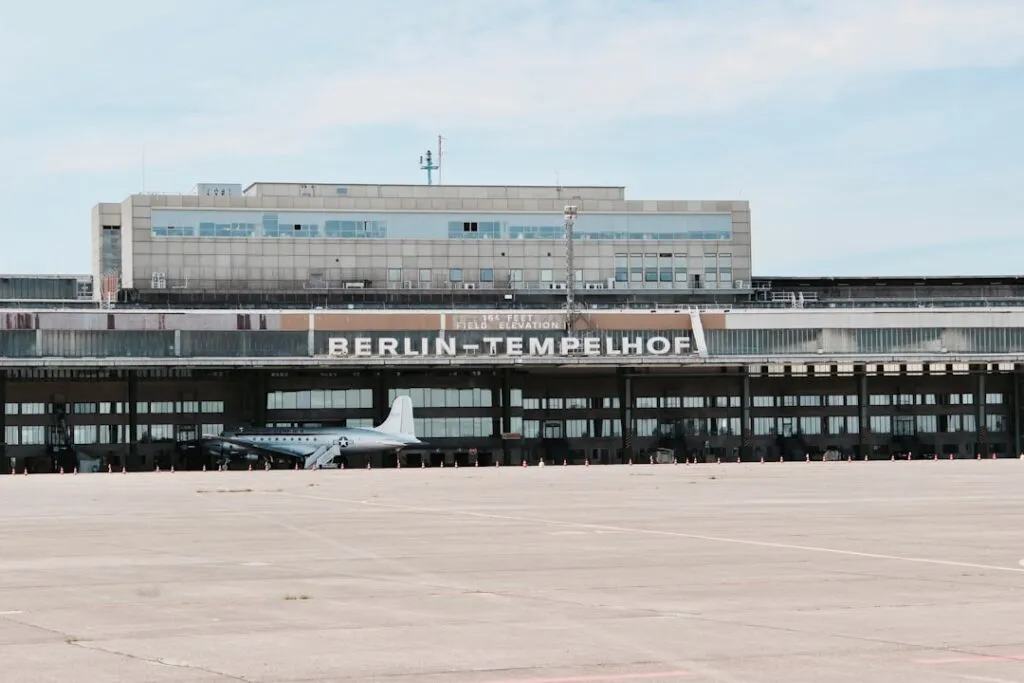 Photo Avelo plane