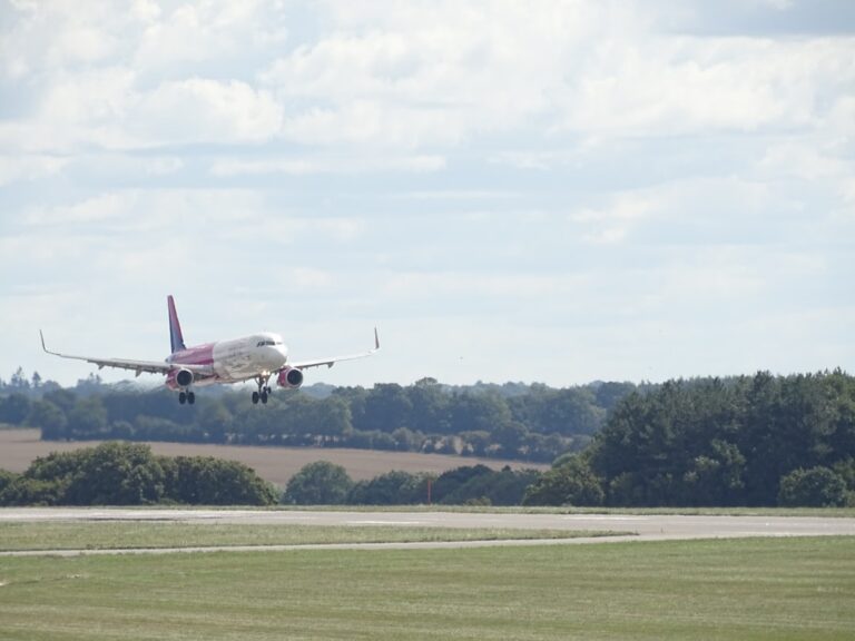 Photo Airplane landing