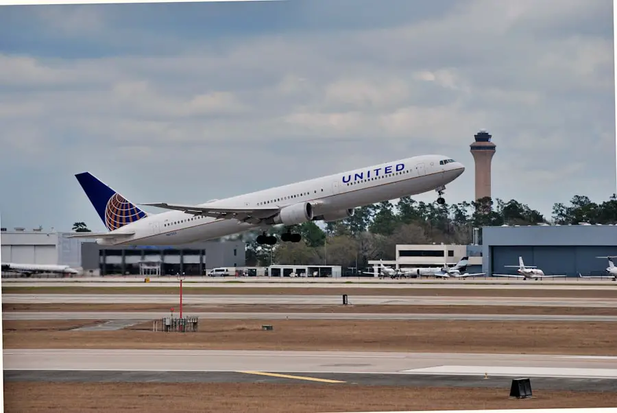 airlines fly to Biloxi Mississippi