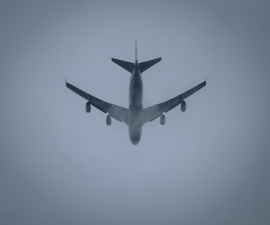 airlines fly into Tulsa