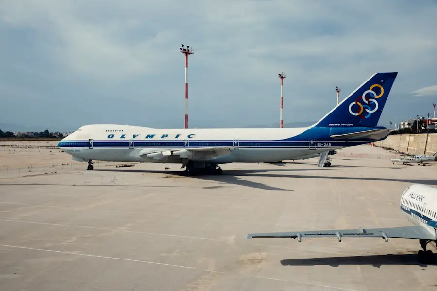 frontier airlines at msp