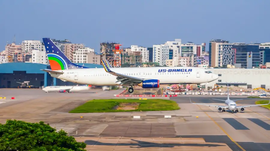 airlines fly into panama city