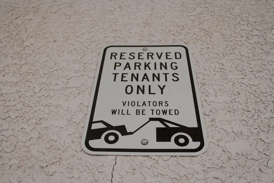 Tipping Etiquette for Hotel Valet Parking Hotel guest tipping a valet parking attendant after vehicle retrieval