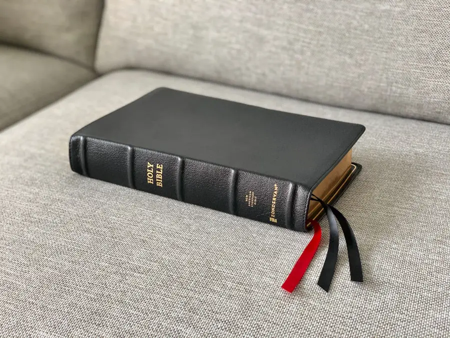 Photo bible in hotel rooms