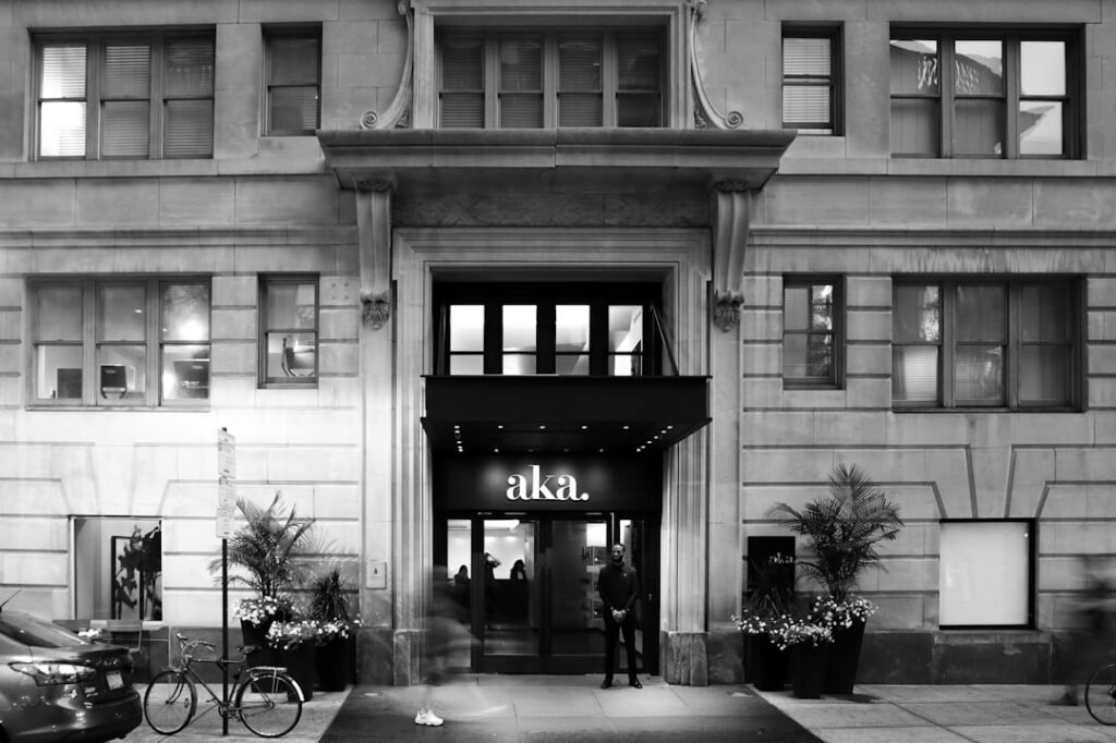 Photo plaza hotel new york ownership