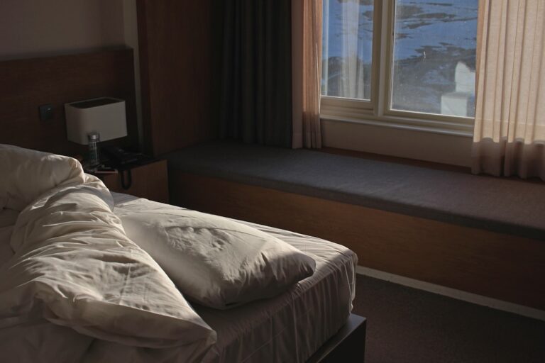 Photo connect switch to hotel wifi