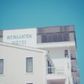 Photo "owns La Quinta hotels"