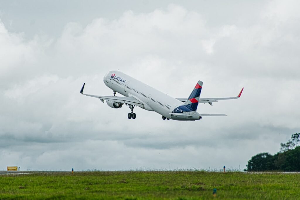 Photo airlines fly into baton rouge