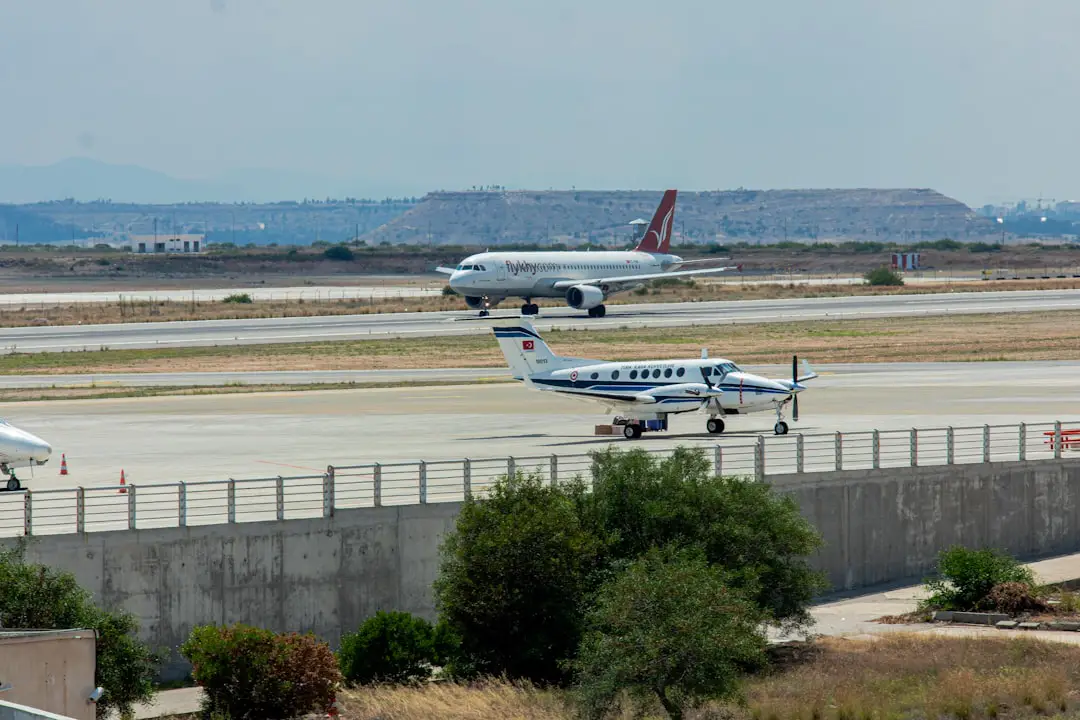 Photo airlines fly into mesa gateway airport