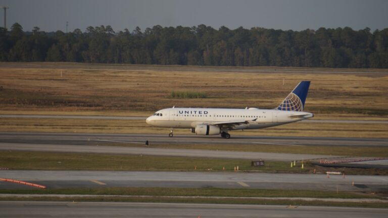 Photo airlines fly into destin florida