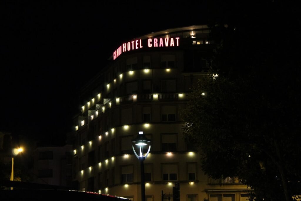 Photo check into hotel