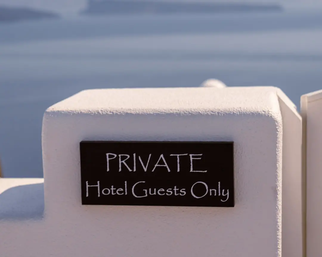 Photo hotel room age requirement