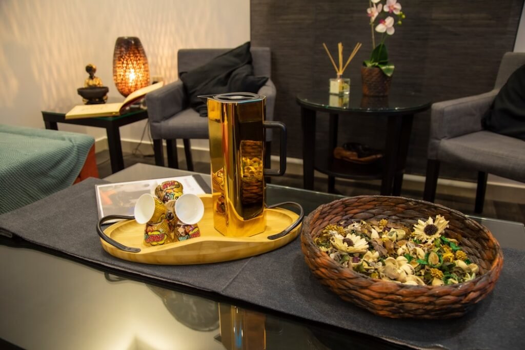 Minimum Age for Booking a Hotel Room Photo book a hotel