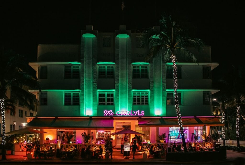 Photo plaza hotel owner