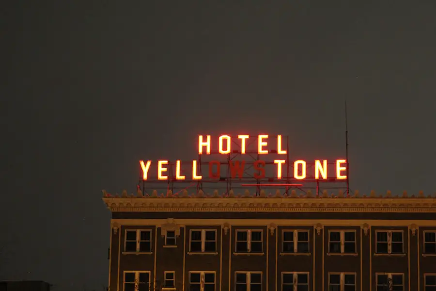 Photo hotel california lyrics meaning