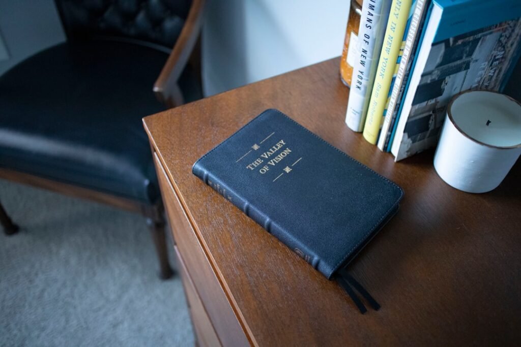 Photo bibles in hotel rooms