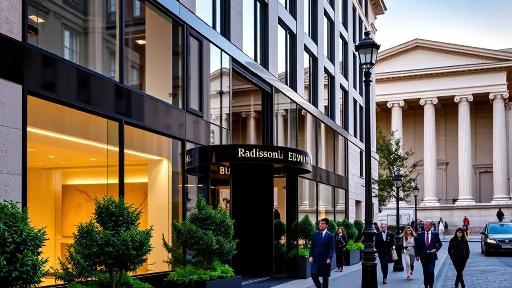 contemporary luxury near attractions